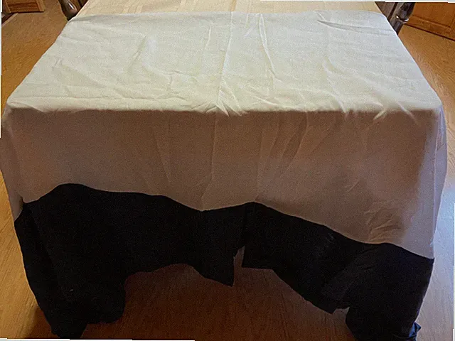 MARTHA STEWART BED SKIRT 60 X 80 NAVY BLUE WHITE 50% COTTON 50% POLYESTER LINENS