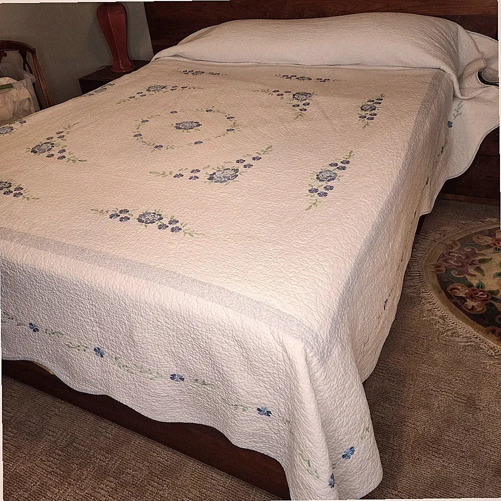 Martha Stewart Collection Blue Floral on White Quilted Queen Bedspread 96 x 110