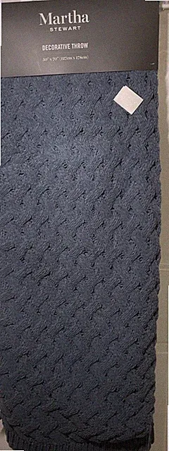 MARTHA STEWART DECORATIVE THROW 50 x 70 inches BLUE NIP