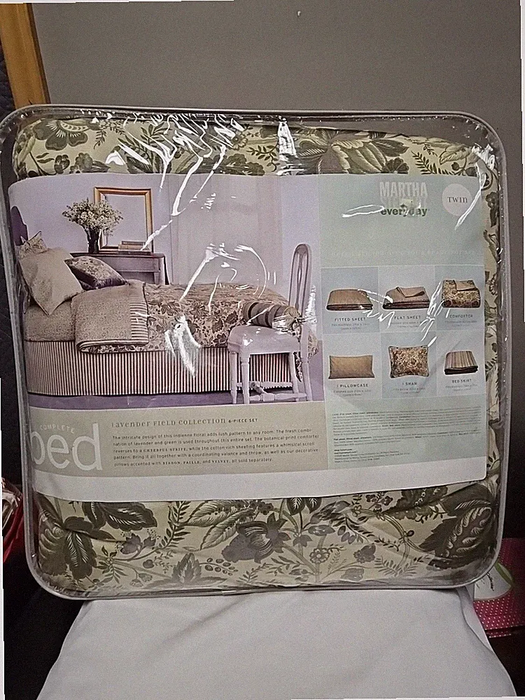 Martha Stewart Everyday 6pc Complete Twin Bed Set. Lavender Field Collection