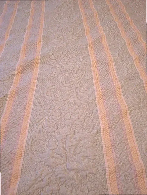 Martha Stewart - Full/Queen Quilted Bedspread Coverlet with Beautiful Pattern