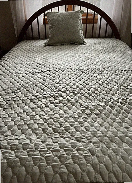 Martha Stewart Light Green Quilted Cotton & Silk Comforter King W/ Pillow Cover