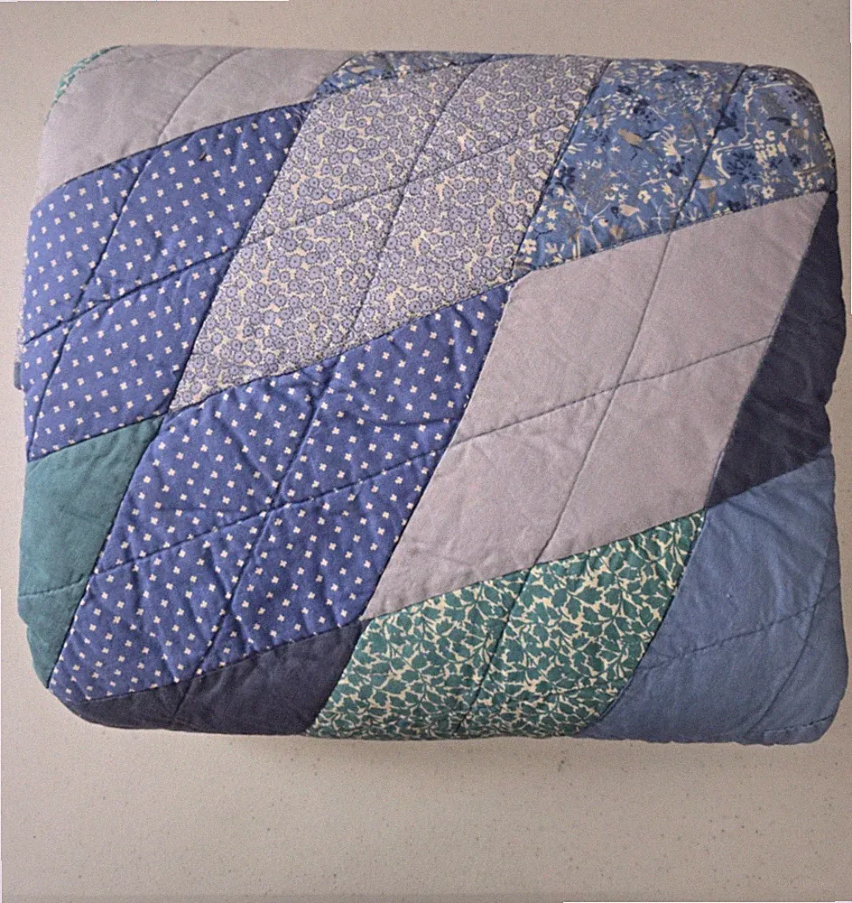 Martha Stewart Patchwork Geometric Blue Reversible Twin Quilt 100% cotton
