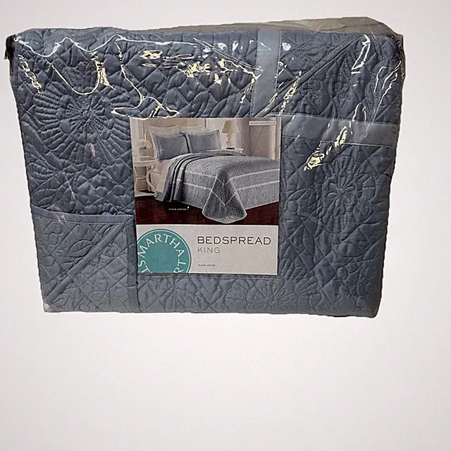 Martha Stewart Soft Light Blue Flowering Trellis Quilt King Bedspread NEW